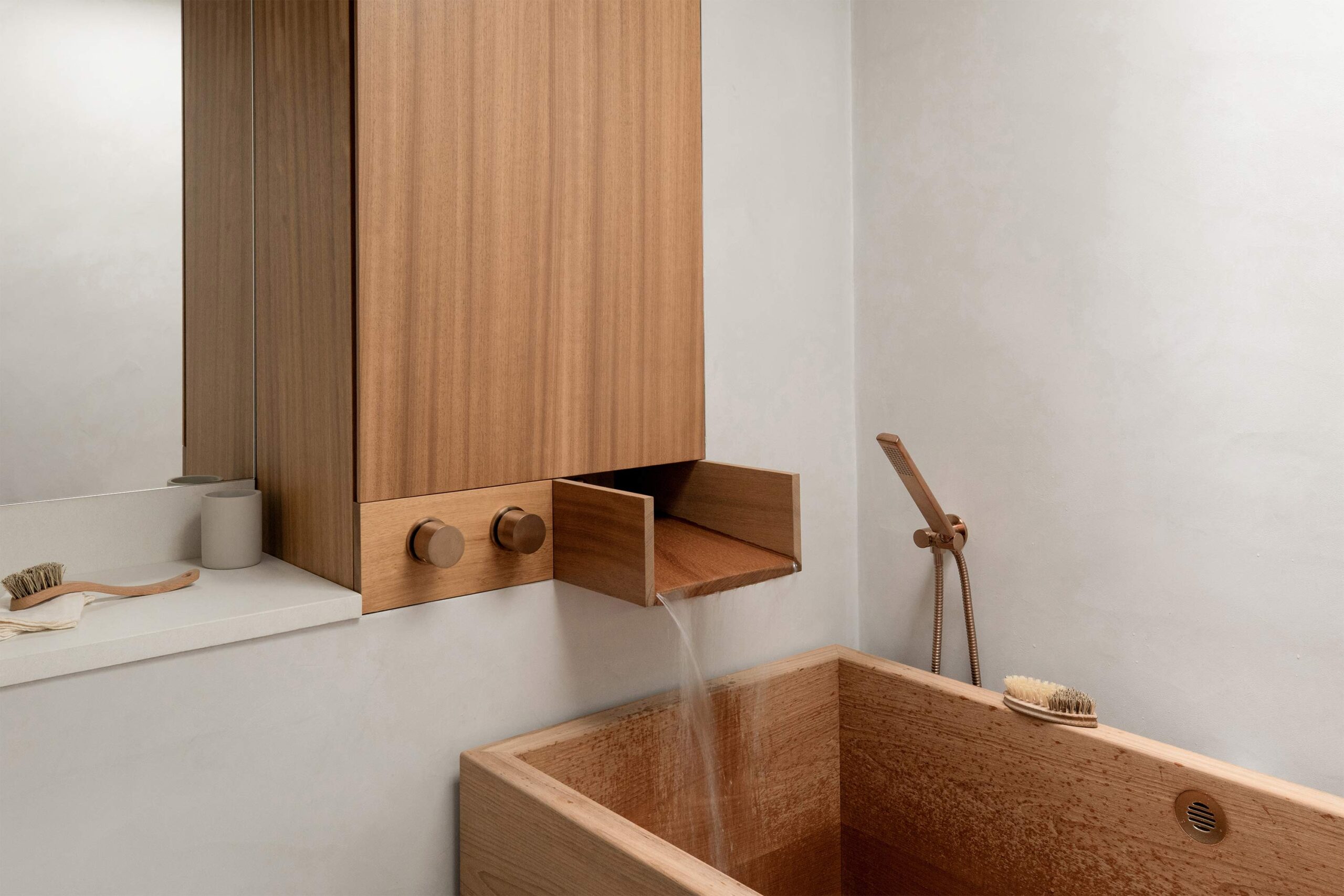  A Japanese furo bath and tap. 